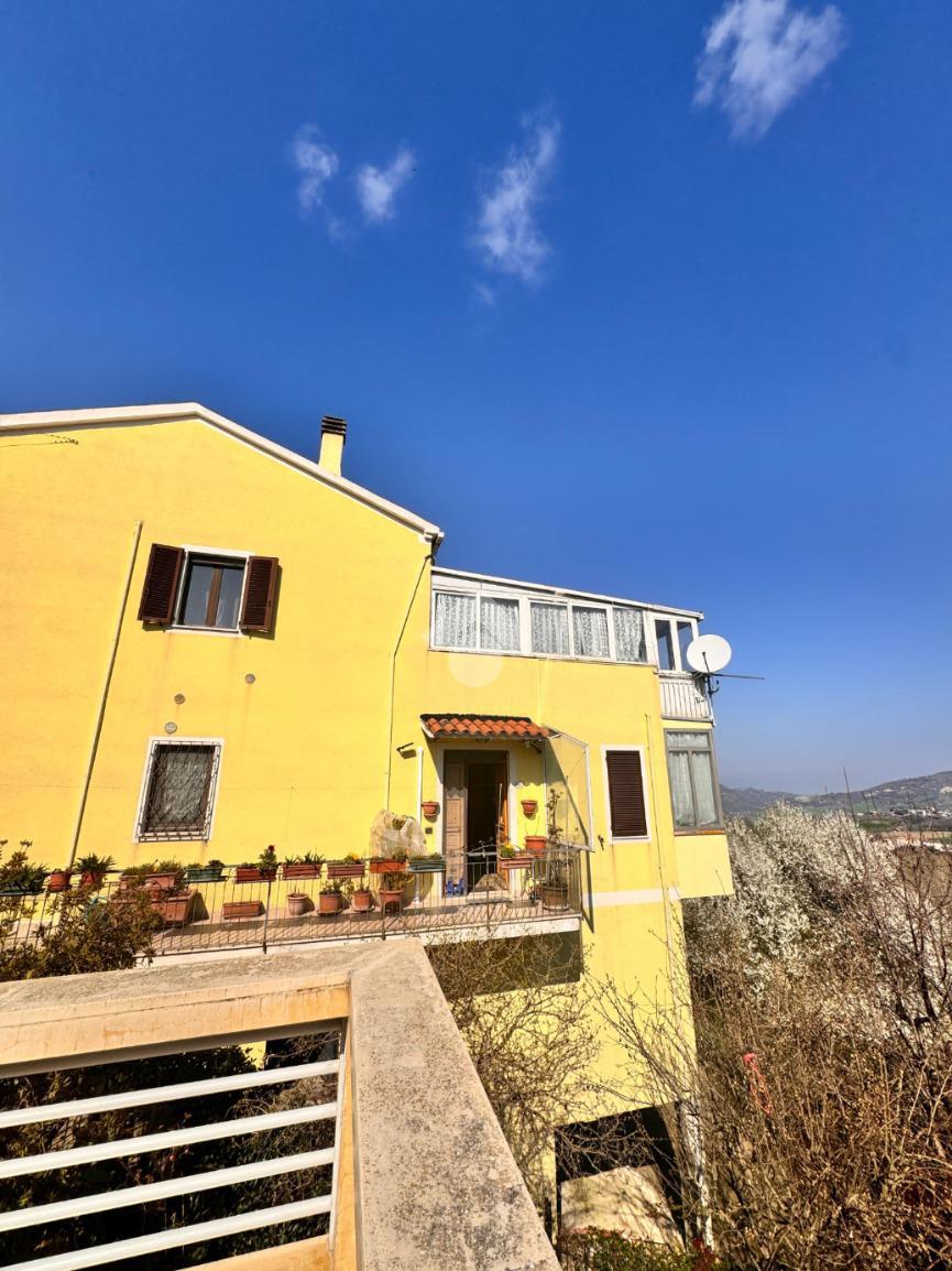 Casa indipendente in Via Roma, Tavoleto
