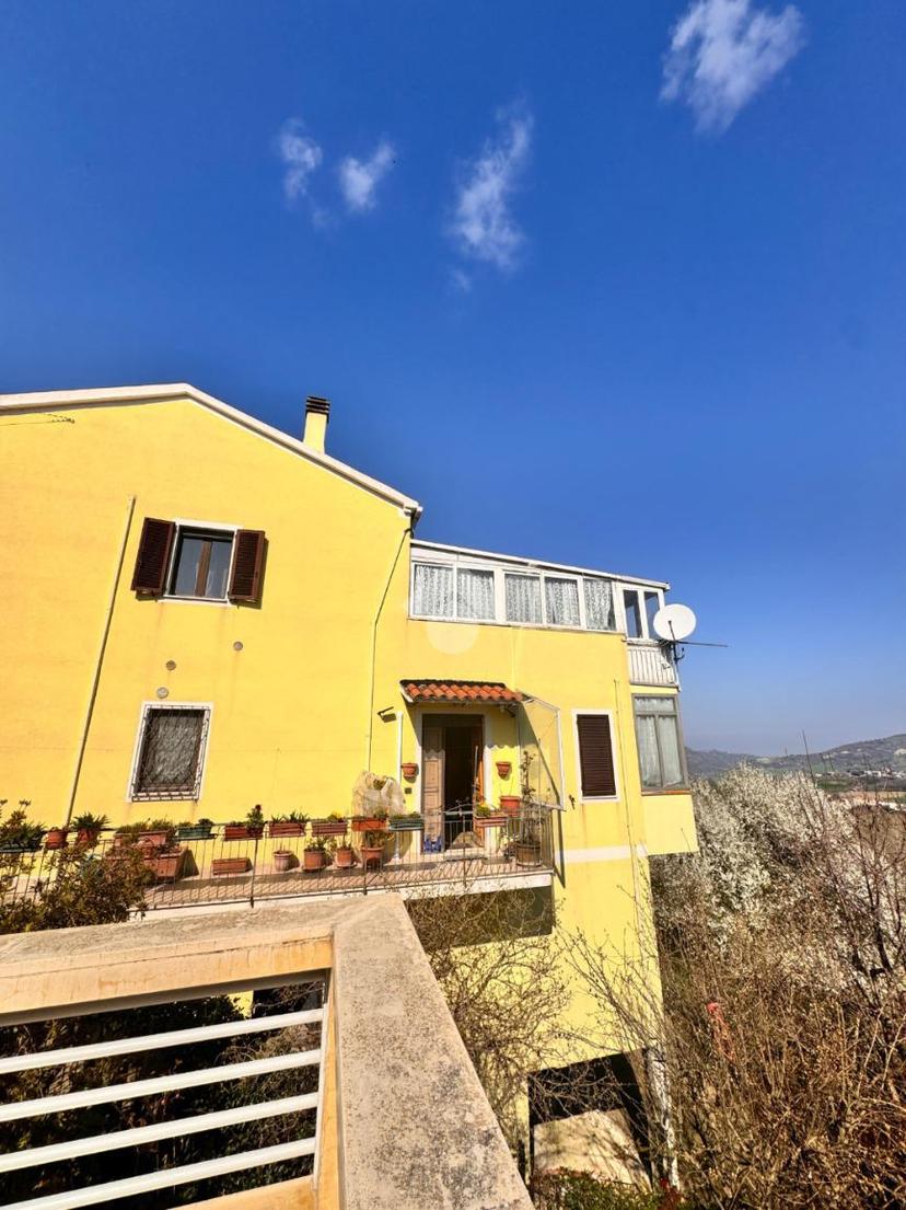 Casa indipendente in Via Roma, Tavoleto