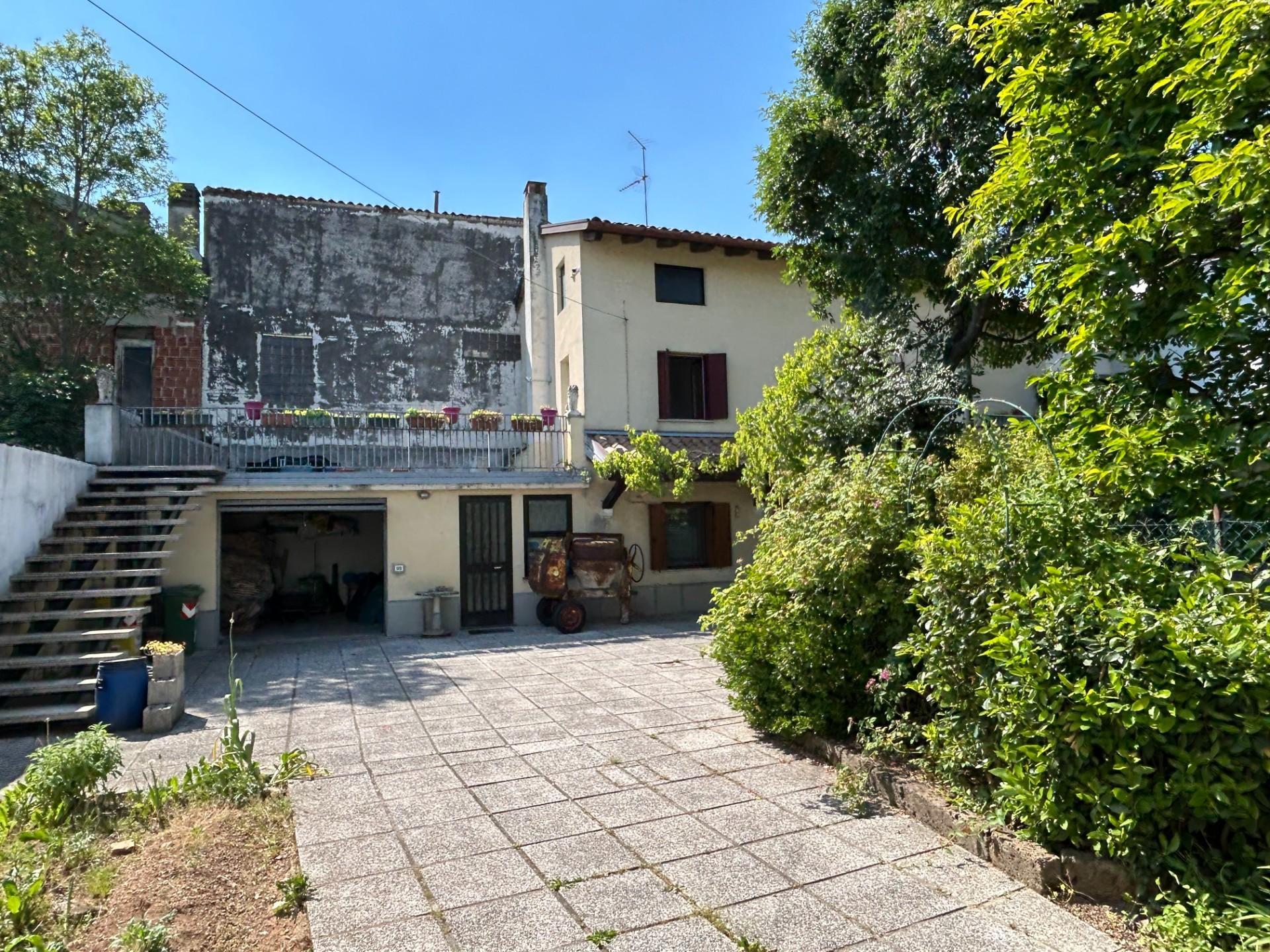 Terratetto plurifamiliare in Via Strada Vecchia 5, Majano