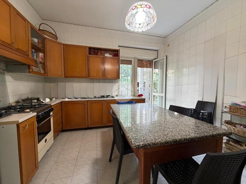 Villa in Via S. Pietro 58, Casoria — foto 2 di 5