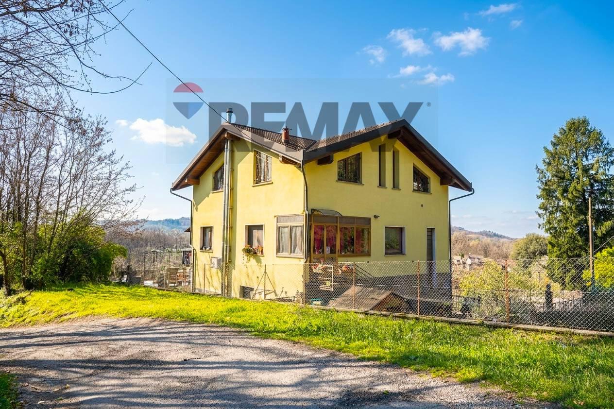 Villa in Via Cavour 5, Caravate
