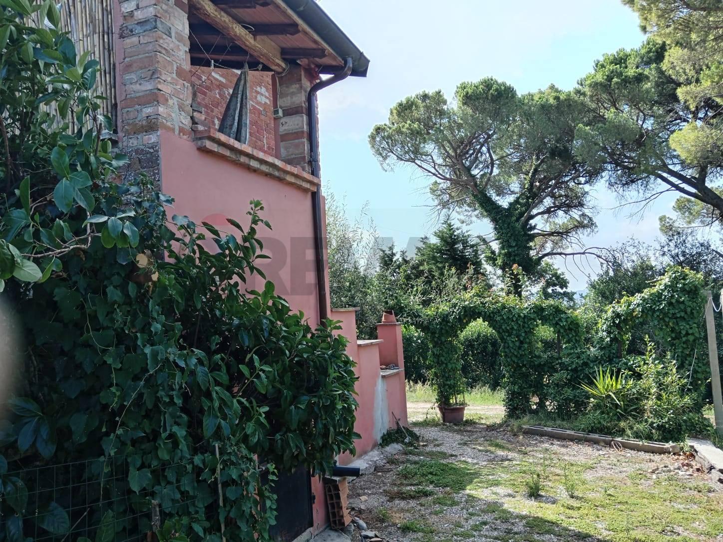 Casa indipendente in Località Caiolana, Castiglione del Lago