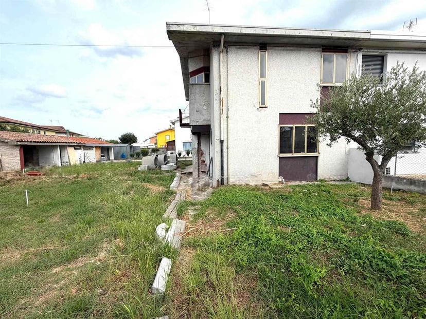 Villa bifamiliare in Via Regina Margherita, Cavarzere — foto 5 di 5
