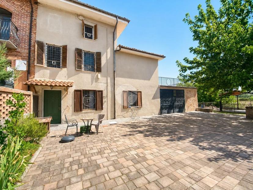 Casa indipendente in Località Stazione 15, Tonco — foto 2 di 5