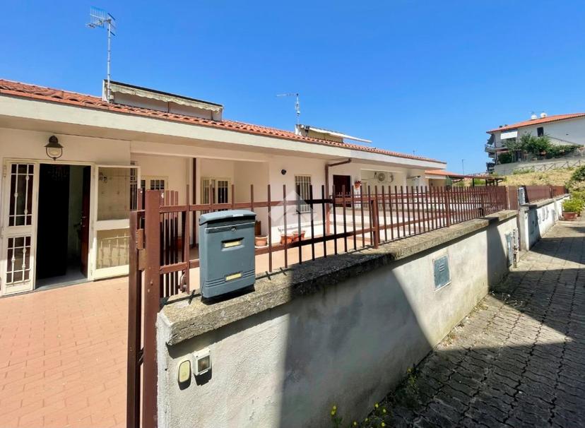 Villa a schiera in Località Cancelletto 17, Valentano — foto 3 di 5