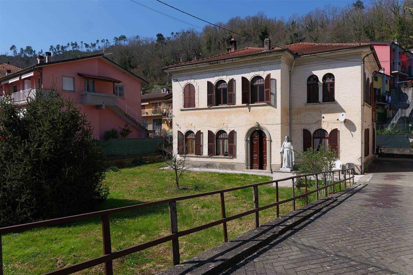 Villa in Via Quattro Novembre, Borghetto di Vara