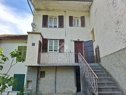 Casa indipendente in Località Selva di Vobbia, Vobbia
