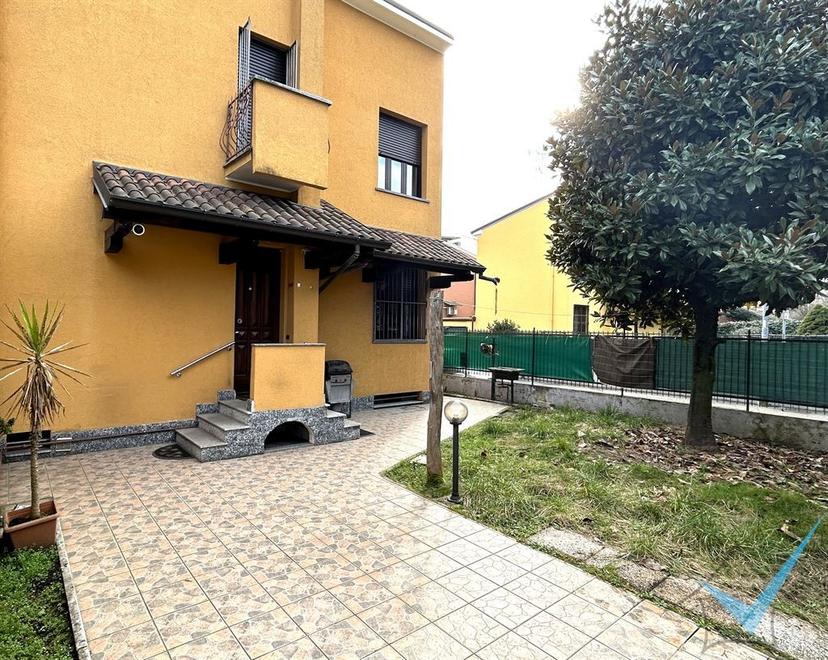 Villa a schiera in Via Confalonieri 15, Desio