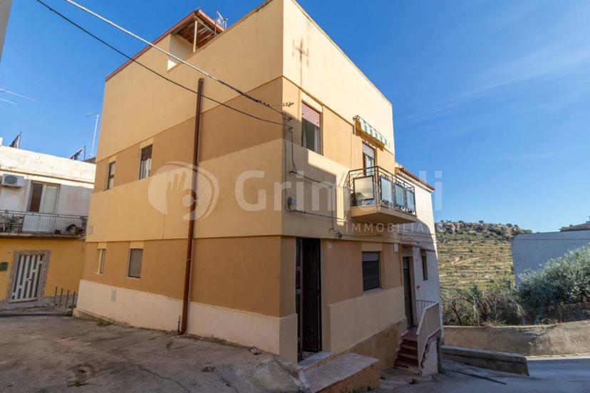Casa indipendente in a.Fogazzaro 17, Noto