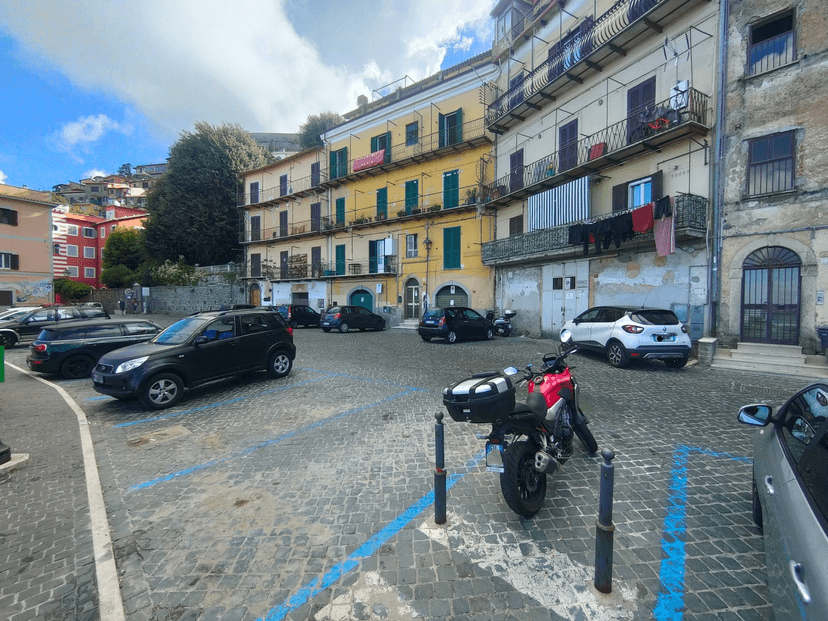 Open space in Viale Madonna del Tufo, Rocca di Papa — foto 4 di 5