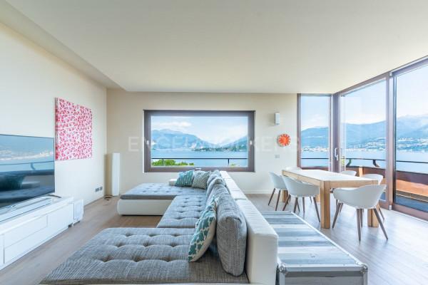 Villa bifamiliare in Via del Roccolo 14, Laveno-Mombello — foto 2 di 5