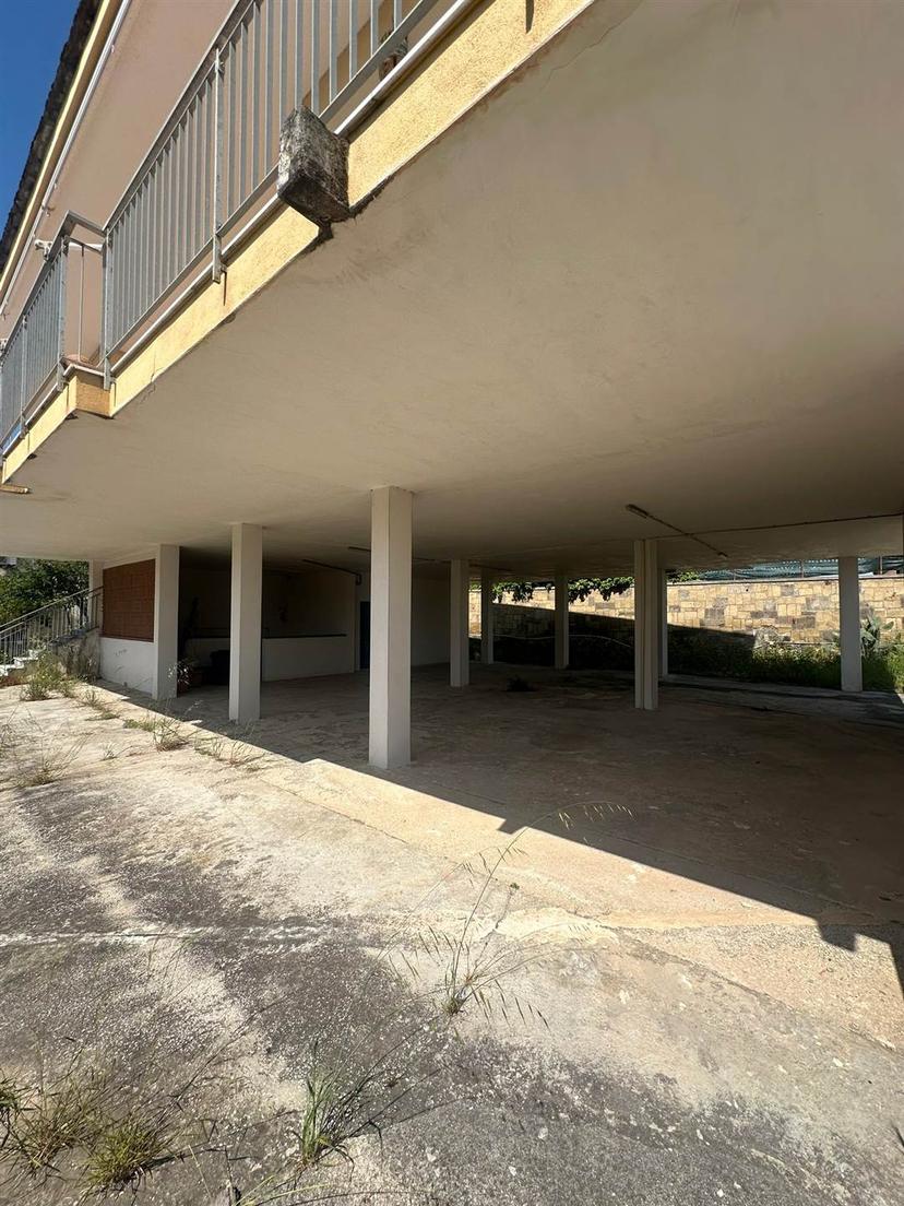 Villa, Castel Volturno — foto 3 di 5