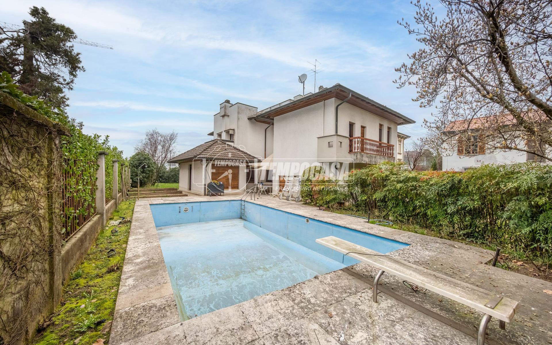 Villa, Melzo