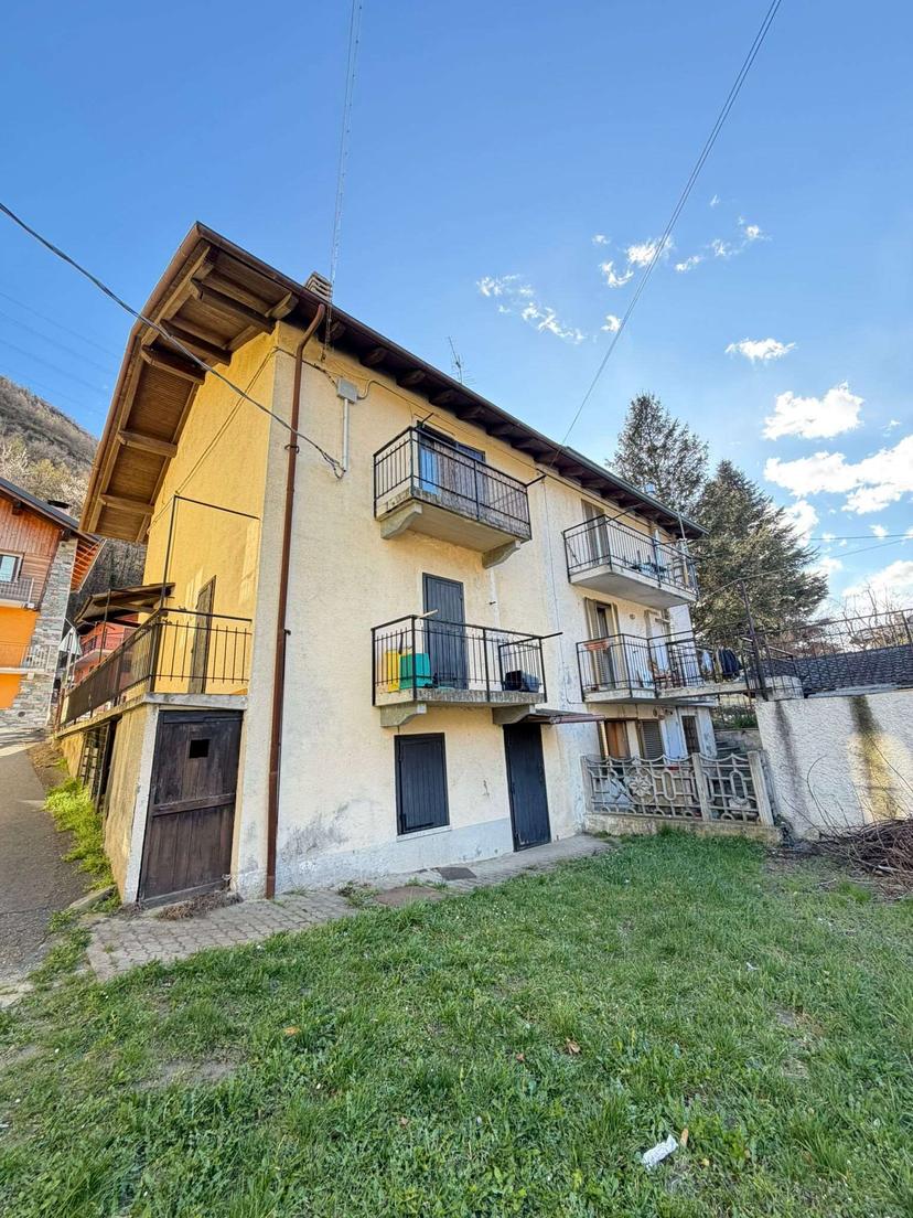 Bilocale in Frazione Torin 21, Pontey — foto 2 di 5