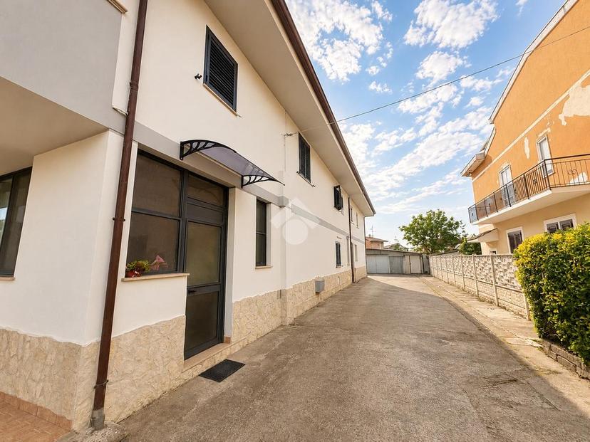 Casa indipendente in Villa Plurifamiliare Via Covino 27, Fondi — foto 4 di 5