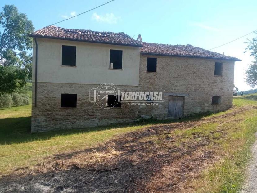 Casa indipendente in Via dei Lubachi, Fratte Rosa — foto 3 di 5