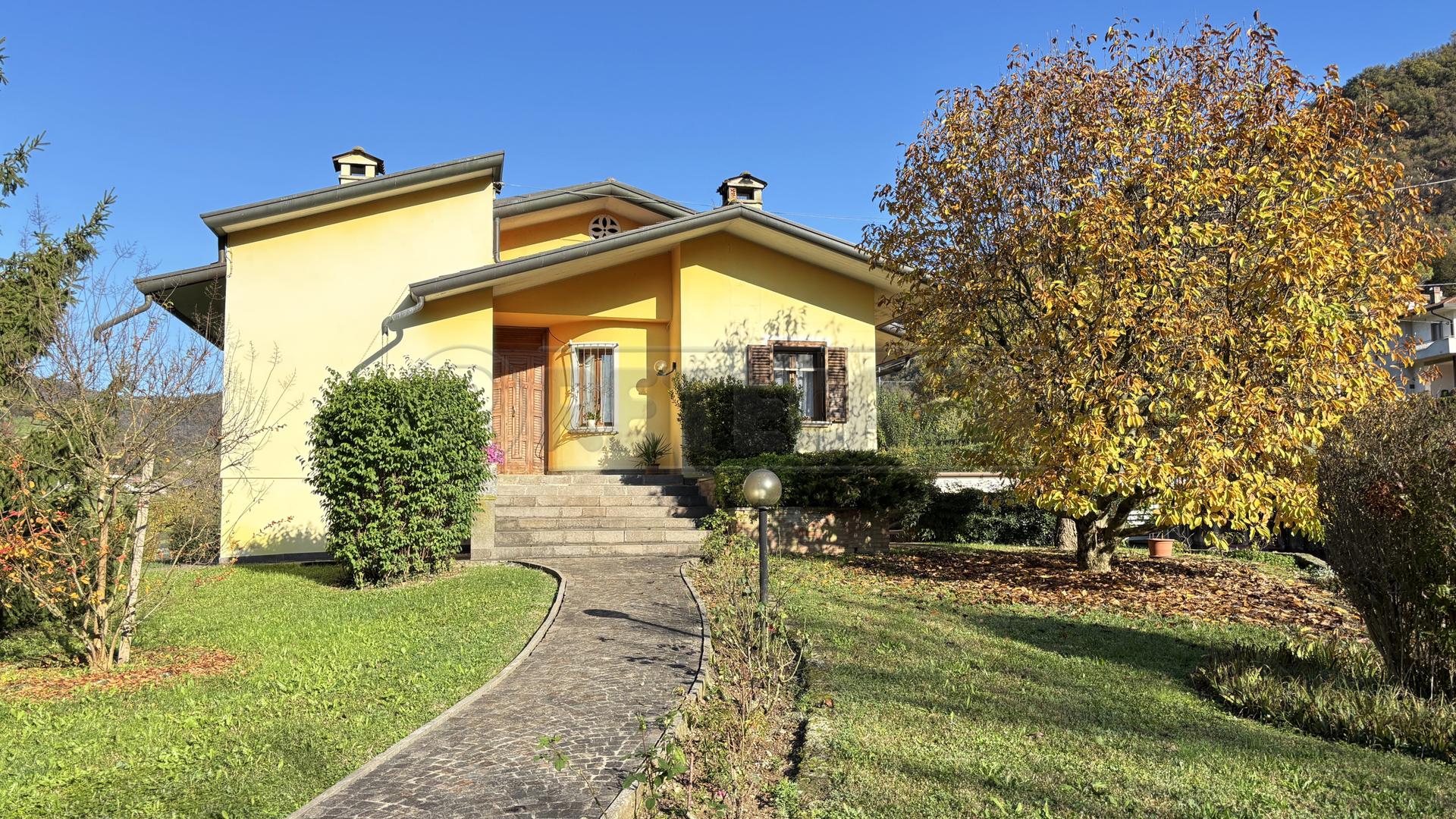 Casa indipendente in Contrada Valdicase 12, Castelgomberto