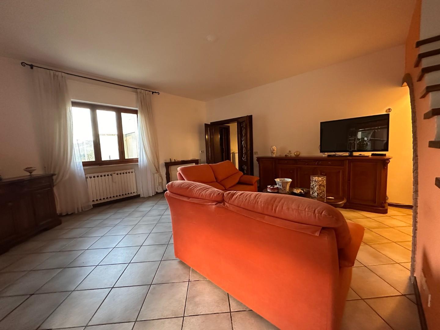 Porzione di casa, Crespina Lorenzana