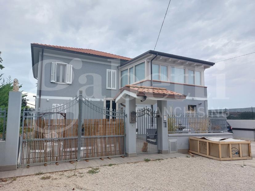 Casa indipendente in Via Balifieri 50, Mosciano Sant'Angelo — foto 3 di 5