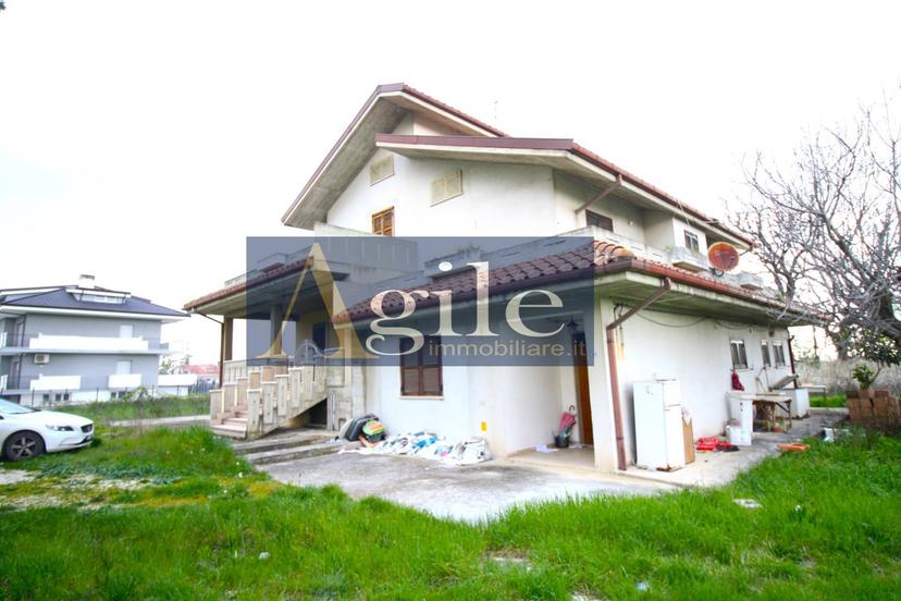 Villa in Via dei Sabini, Sant'Egidio alla Vibrata — foto 5 di 5