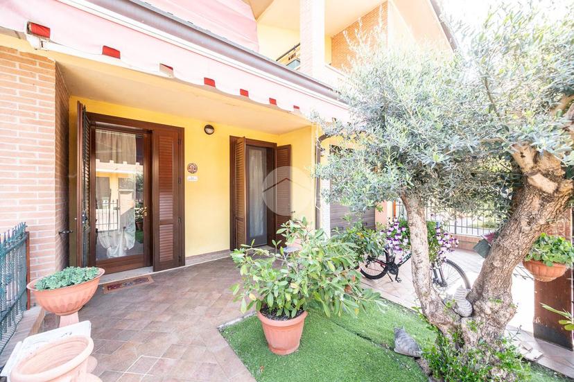 Villa a schiera in Via Daniel Bovet 16, Curtatone — foto 3 di 5