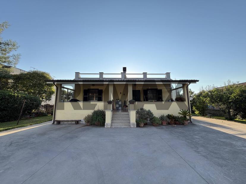 Villa in Ugo Bassi 6, Aprilia — foto 4 di 5