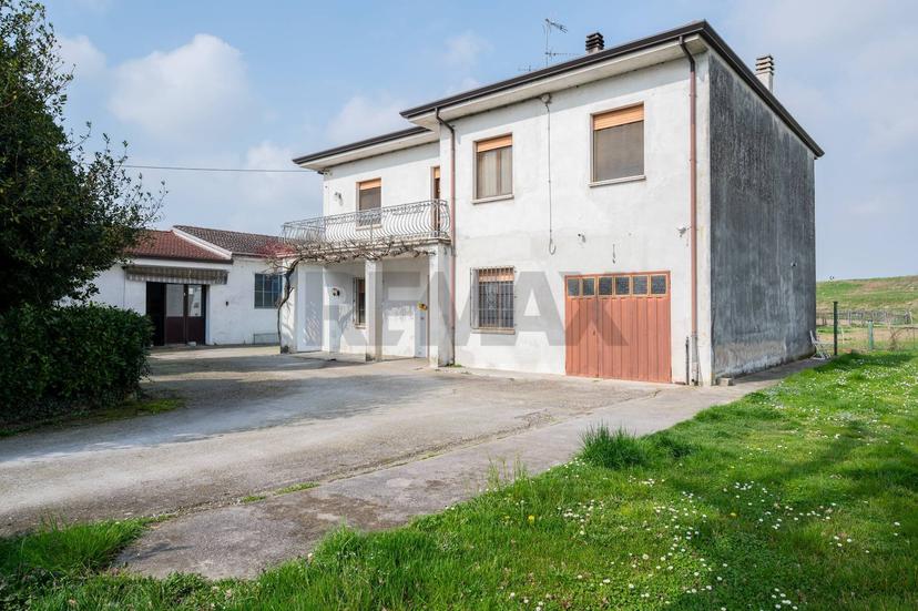 Villa in Via Bardelle 209, San Benedetto Po — foto 4 di 5