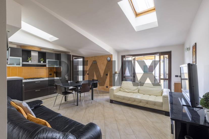 Trilocale in Via Giardino 26, Bovisio-Masciago — foto 3 di 5