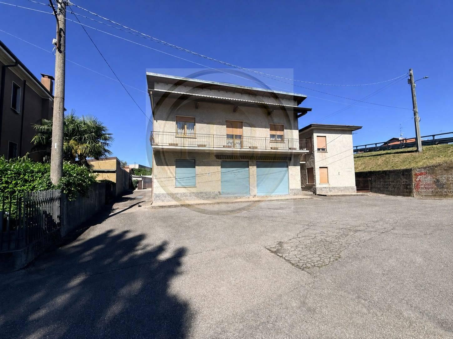 Casa indipendente in Via Rosselli 30, Cavaria con Premezzo
