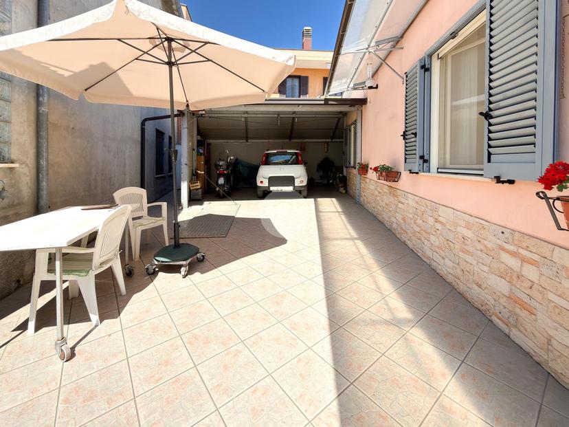 Villa in Via Insorti di Bosco Martese 16, Teramo — foto 2 di 5