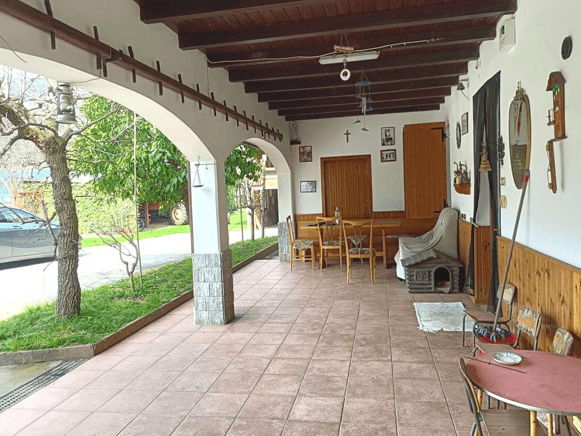 Cascina in Via Giuseppe Garibaldi, Roè Volciano