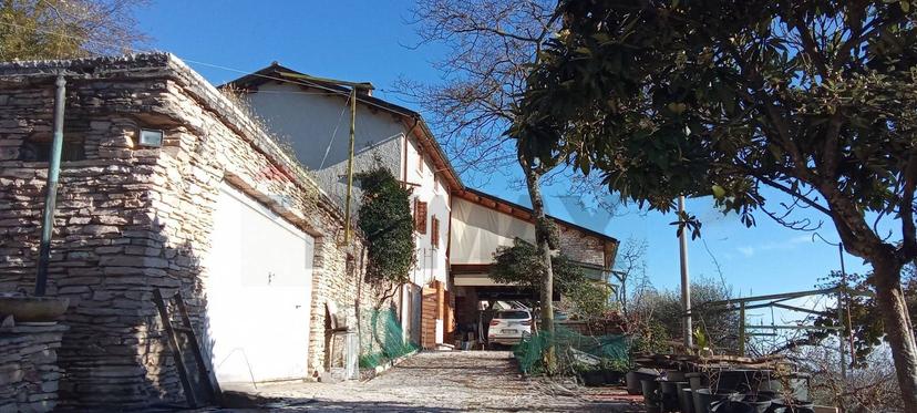 Casa indipendente in Via Caldoie 18, Cavaso del Tomba