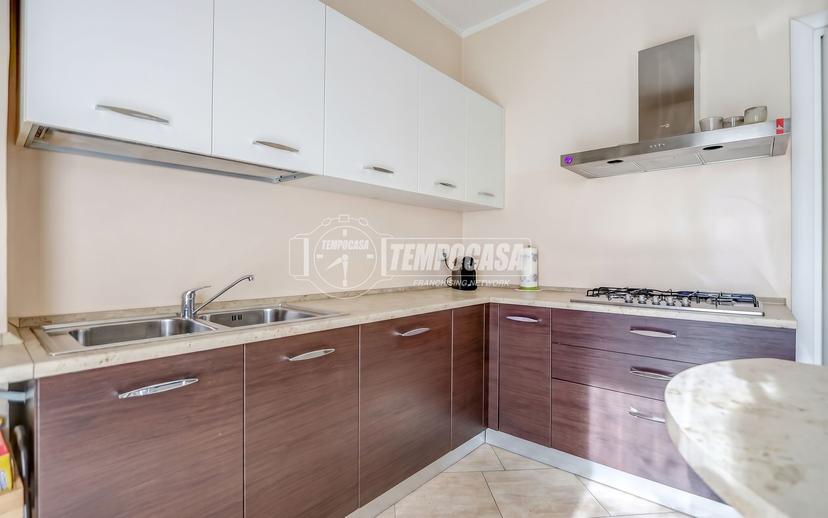 Trilocale in Via per Castelnovate 20, Cardano al Campo — foto 2 di 5