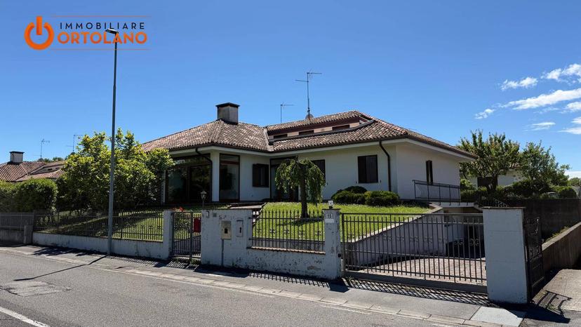 Villa in Via dell'Agricoltura 13, Gradisca d'Isonzo — foto 3 di 5
