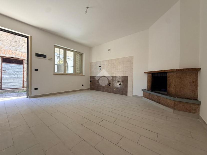Casa indipendente in Via Fontana Unica 80, Frosinone — foto 2 di 5