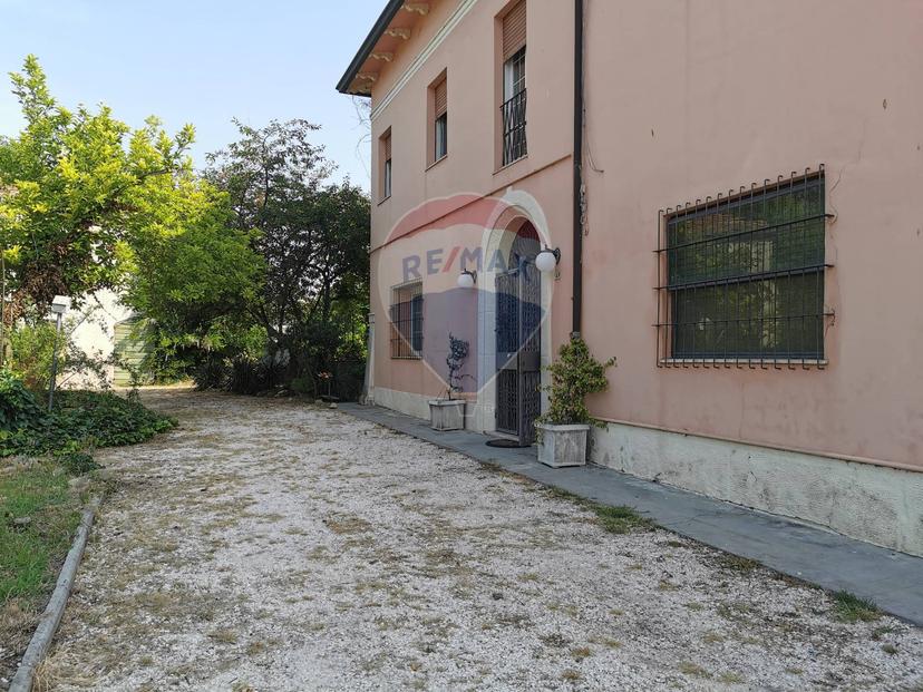 Casa indipendente in Via Bondenese 127, Cento — foto 5 di 5