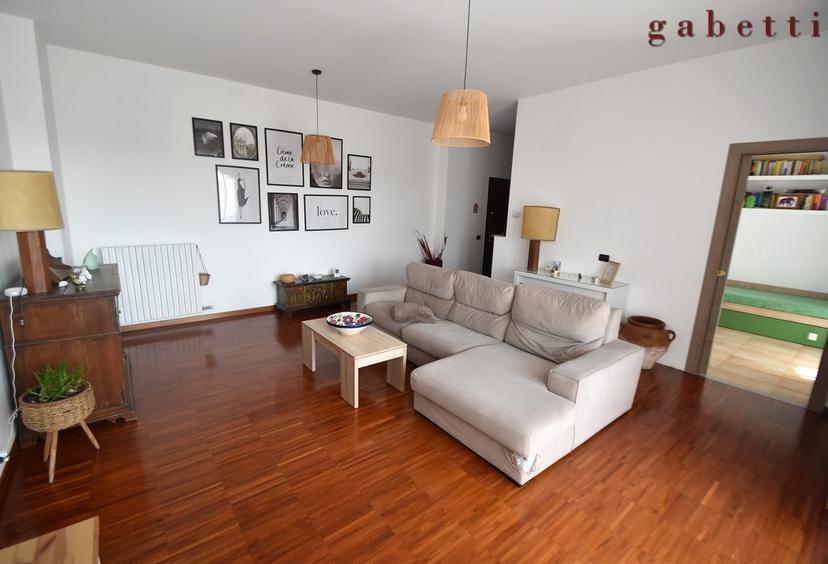 Quadrilocale in Via Giovanni Falcone 43, Bareggio