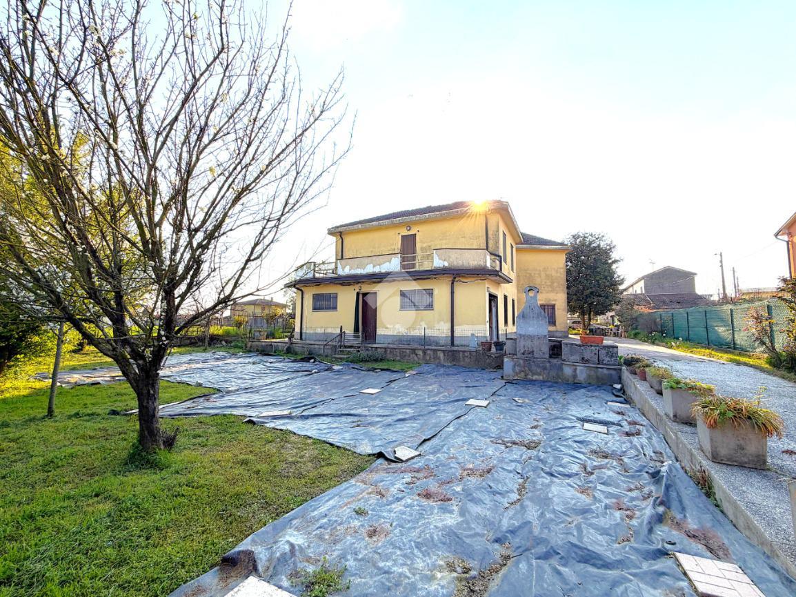 Villa a schiera in Via G. Matteotti, Grumello Cremonese ed Uniti