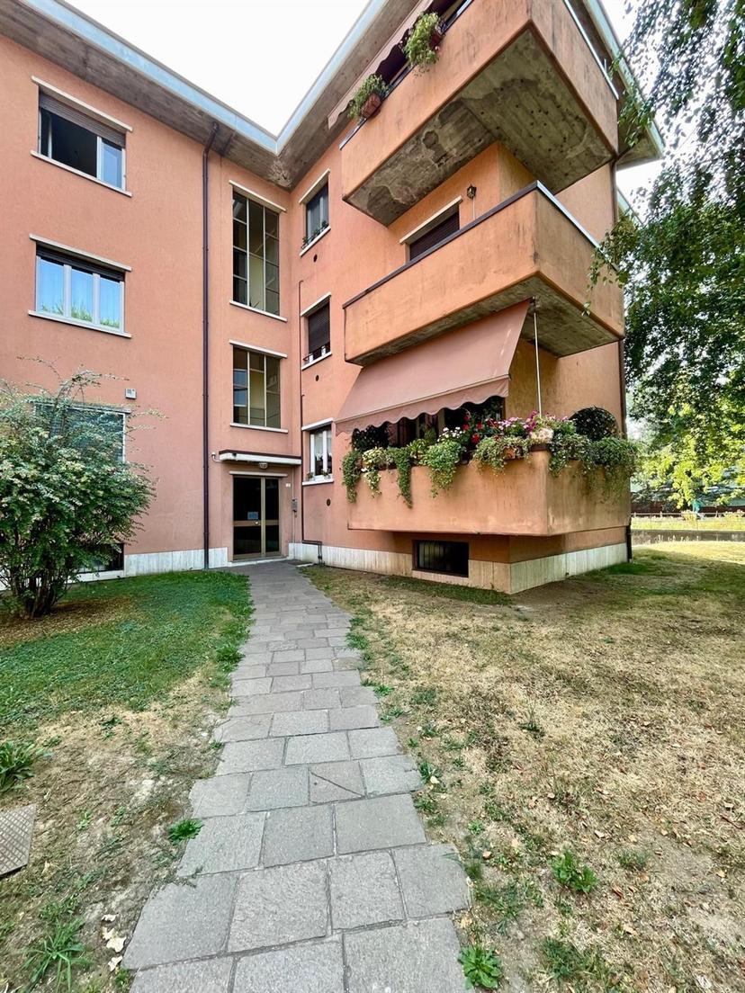 Trilocale in Via Sant' Alessandro, Castronno — foto 4 di 5