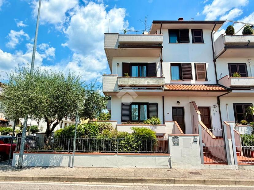 Casa indipendente in Via Giosuè Carducci 24, Montemurlo
