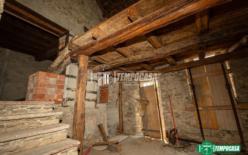 Casa indipendente in Via per Comnago 5/Risorgimen, Lesa — foto 3 di 5