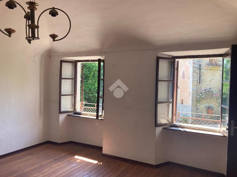 Casa indipendente in Fr Tallia, Strona — foto 3 di 5