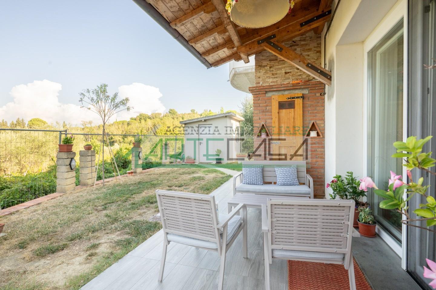 Villa, Terricciola