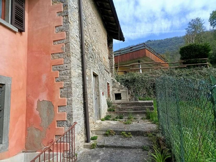 Porzione di casa in Piazza del Volontariato, Val Brembilla — foto 4 di 5