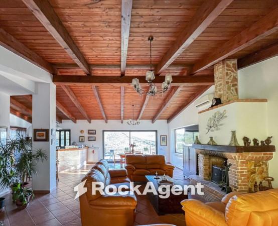 Villa in Contrada Donnantona 19, Borgia — foto 3 di 5