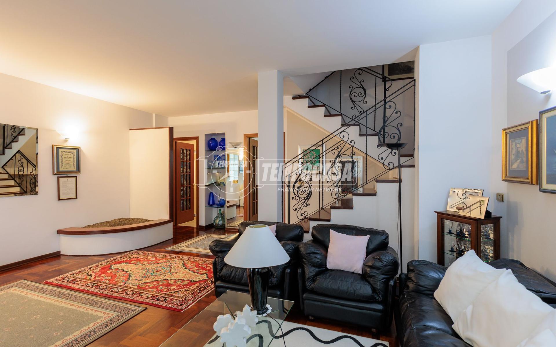 Villa a schiera in Via Valli 26, Collecchio