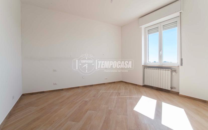 Trilocale in Via Leonardo da Vinci 15, Gorla Maggiore — foto 4 di 5