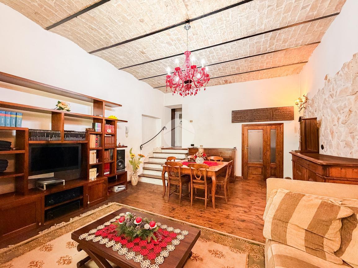 Casa indipendente in Via Ugo De Tiberis 178, Avezzano