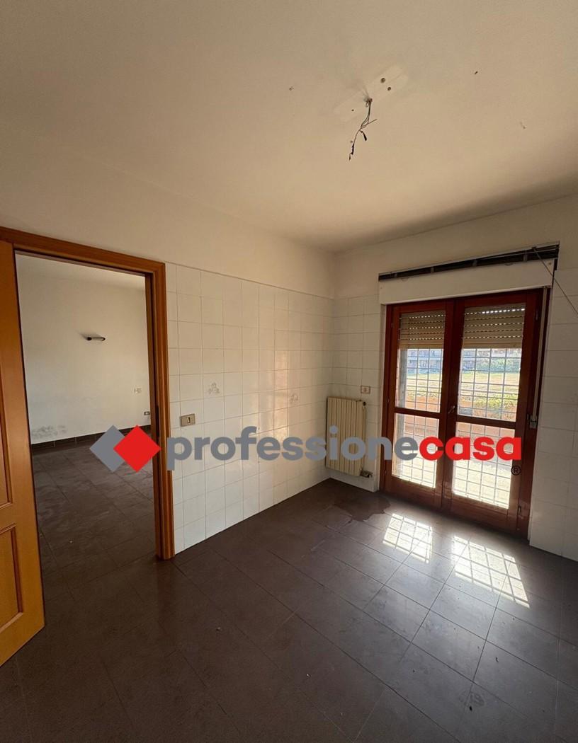 Trilocale in Via Copernico, Pomezia