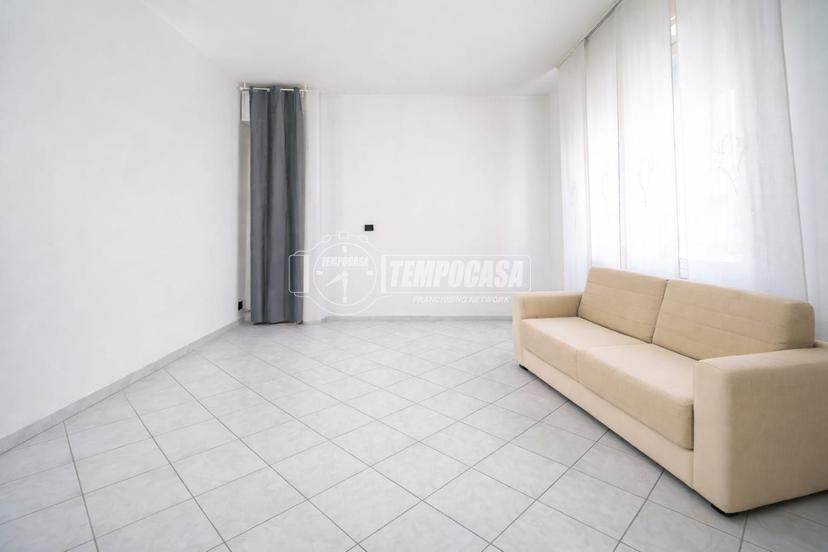 Trilocale in Via Giotto 7, Nova Milanese — foto 2 di 5